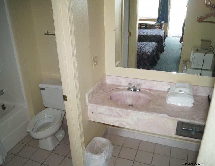 Alligator Inn – Motel économique au bord du lac Cumberland avec piscine