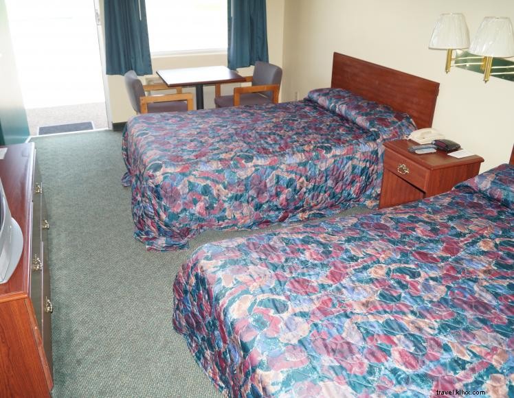 Alligator Inn – Motel économique au bord du lac Cumberland avec piscine