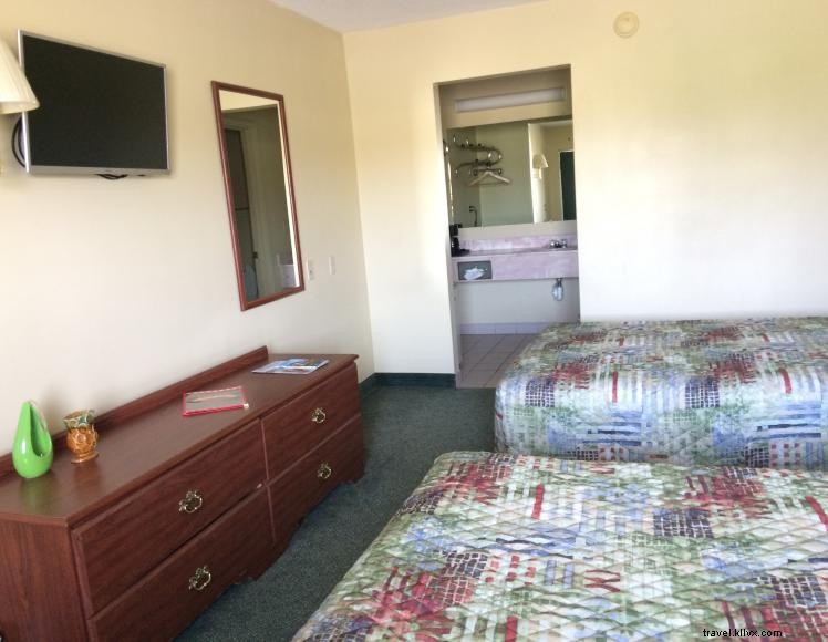 Alligator Inn – Motel économique au bord du lac Cumberland avec piscine