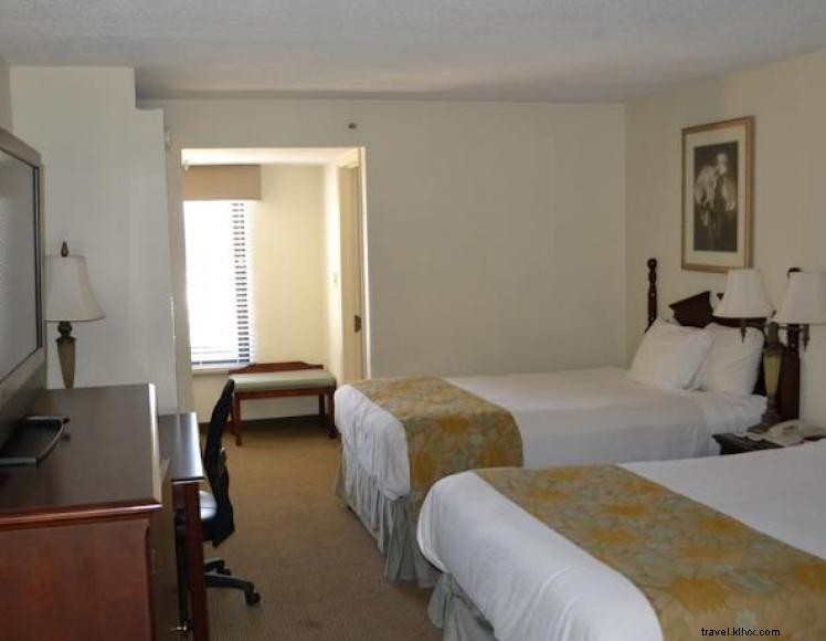 Clarion Inn & Suites – Hôtel