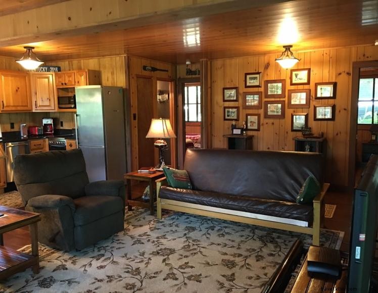 Cabane au bord du lac