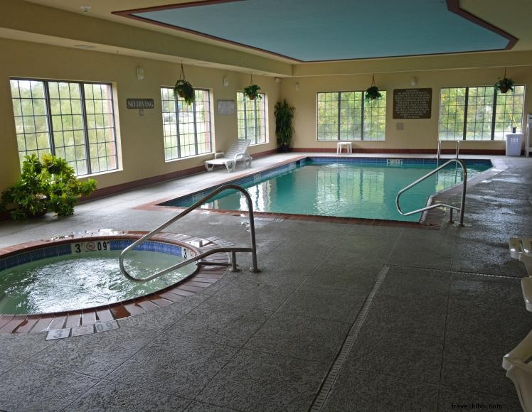 Comfort Suites (Elizabethtown)