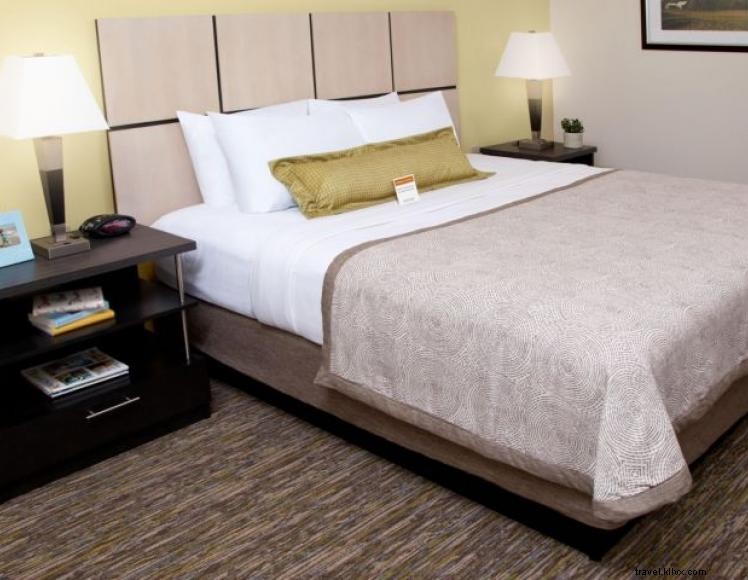 Candlewood Suites (Oak Grove)