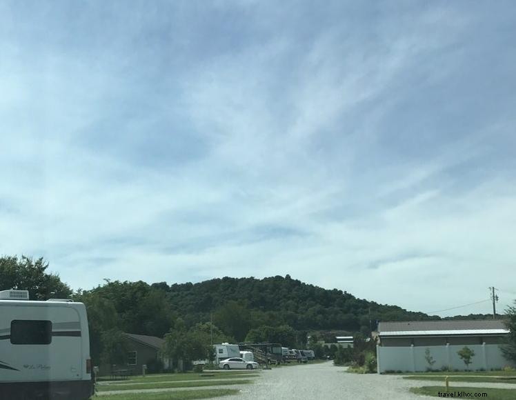 Camping Cave Country