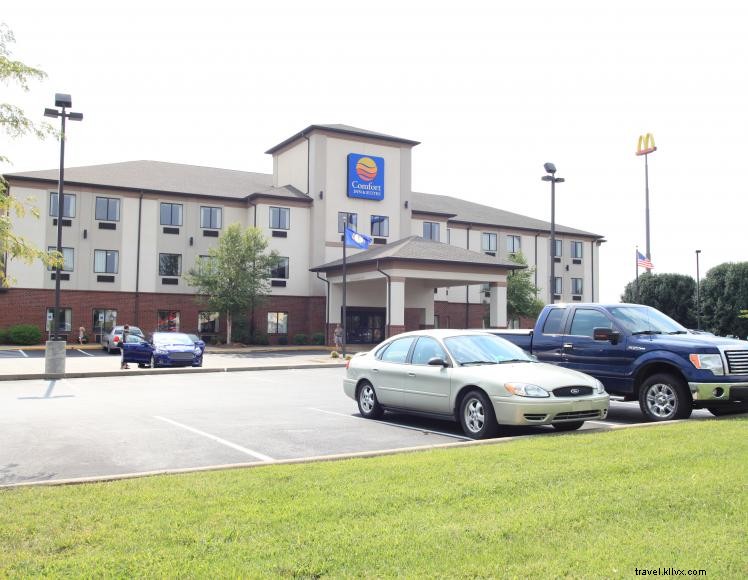 Comfort Inn & Suites – Cave City