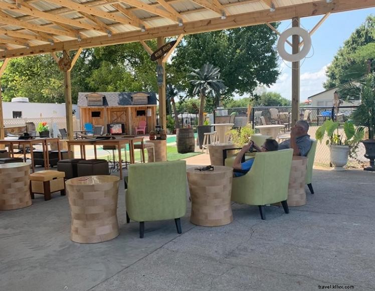 Parc de camping-car Green River Resort et Bar & Grill Tucker s Tiki