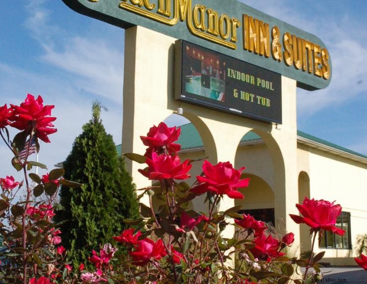 Golden Manor Inn & Suites