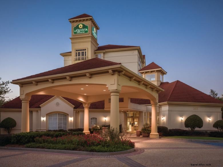 La Quinta Inn & Suites Atlanta Ballpark‑Galleria