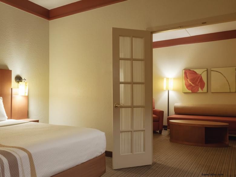 La Quinta Inn & Suites Atlanta Ballpark‑Galleria