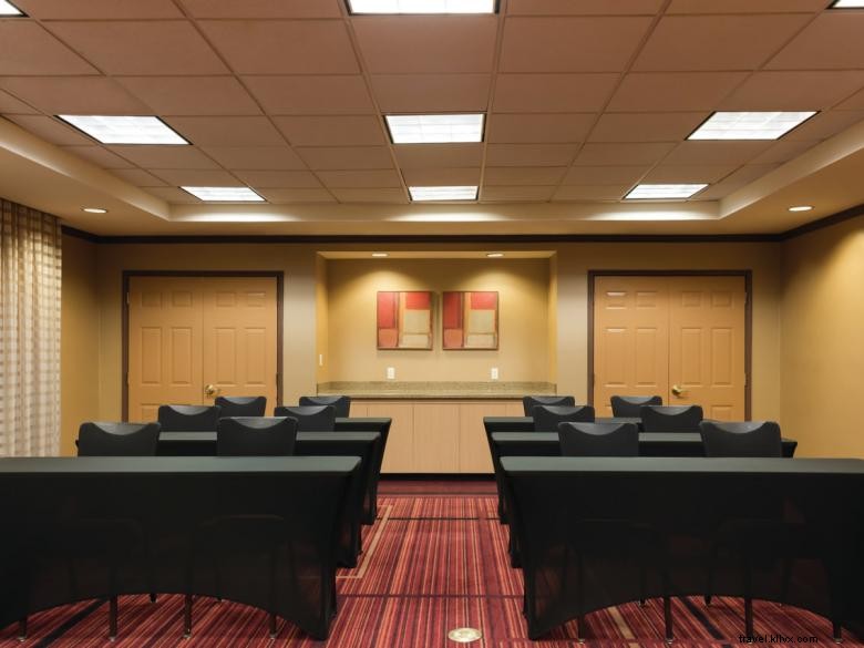 La Quinta Inn & Suites Atlanta Ballpark‑Galleria