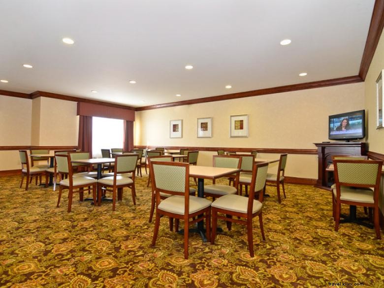 Country Inn & Suites by Radisson, Montagne de Pierre