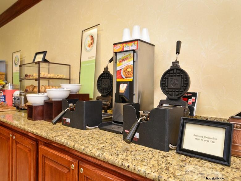 Country Inn & Suites by Radisson, Montagne de Pierre