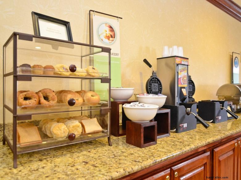 Country Inn & Suites by Radisson, Montagne de Pierre
