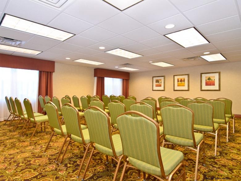 Country Inn & Suites by Radisson, Montagne de Pierre