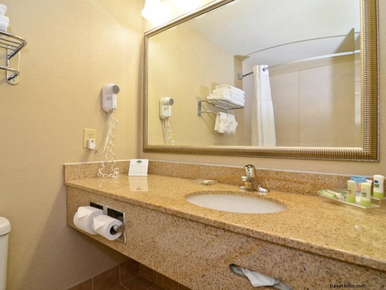 Country Inn & Suites by Radisson, Montagne de Pierre