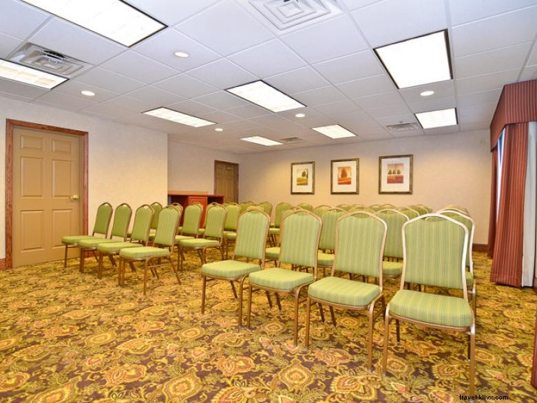 Country Inn & Suites by Radisson, Montagne de Pierre