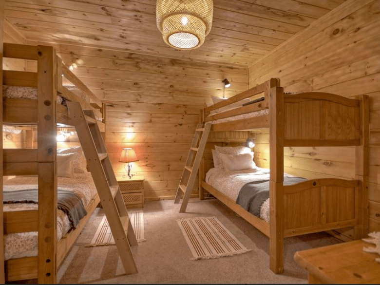 Cabane Edelweiss – Une escapade nature en Géorgie du Nord