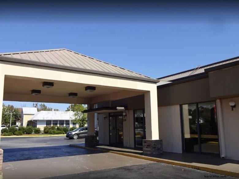 Red Roof Inn & Suites Statesboro – Université