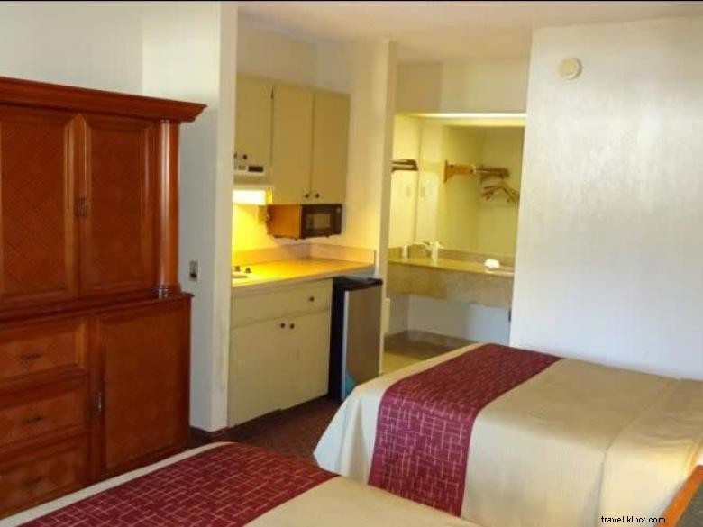 Red Roof Inn & Suites Statesboro – Université