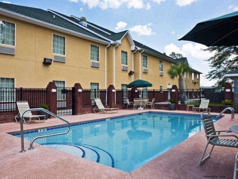Best Western Plus Bradbury Inn & Suites