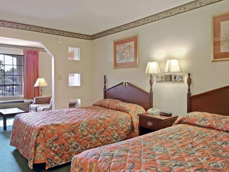 Days Inn & Suites Wyndham à Fort Valley