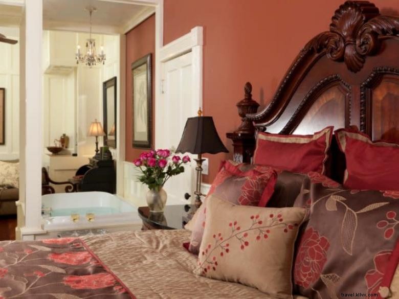 Azalea Inn & Villas