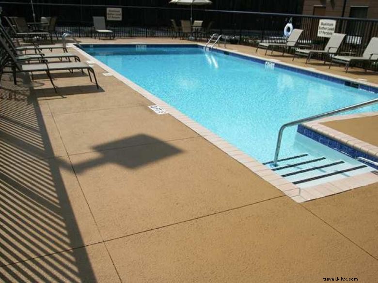 Hampton Inn & Suites Savannah – Aéroport