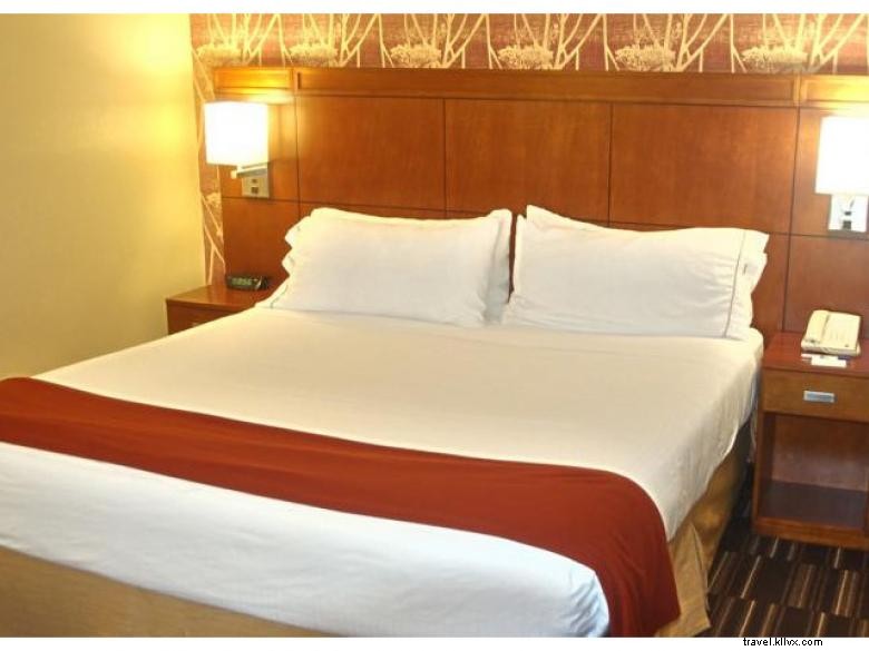 Holiday Inn Express Tifton