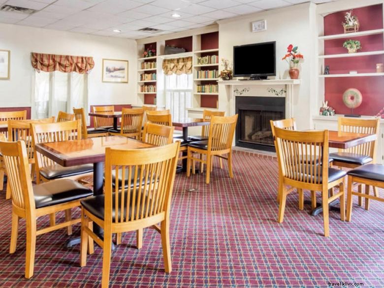 Econo Lodge – Perry