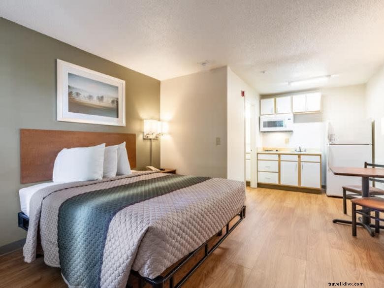 HomeTowner Studios Atlanta NE – Peachtree Corners