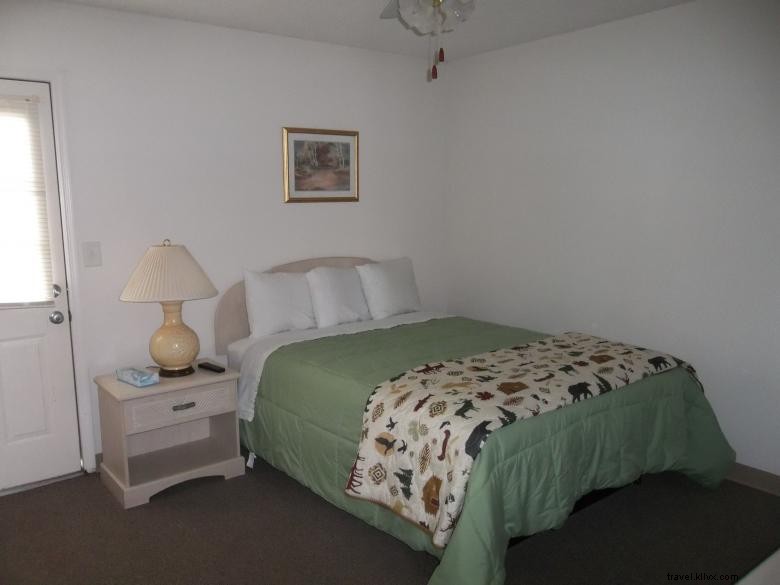 Douglas Inn & Suites