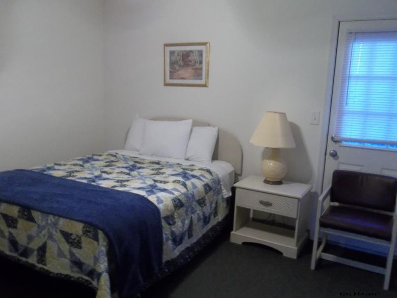 Douglas Inn & Suites