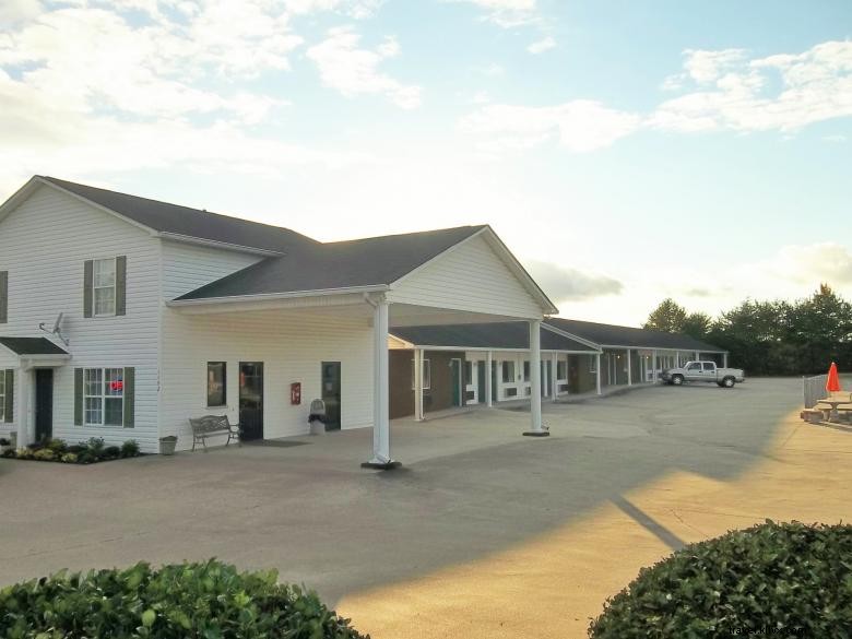 Douglas Inn & Suites