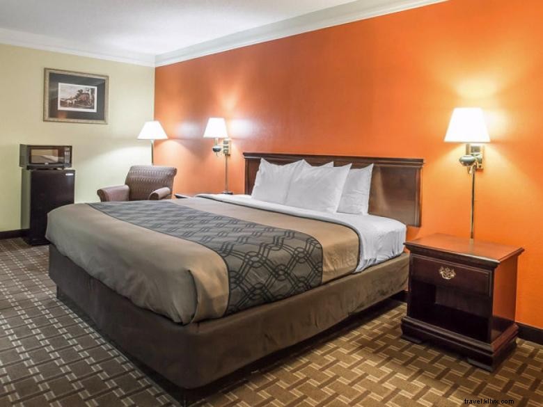 Red Roof Inn & Suites Madison