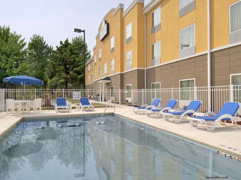 Days Inn & Suites by Wyndham Savannah Nord I-95 – Port Wentworth