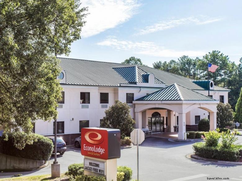 Econo Lodge Inn & Suites – Marietta