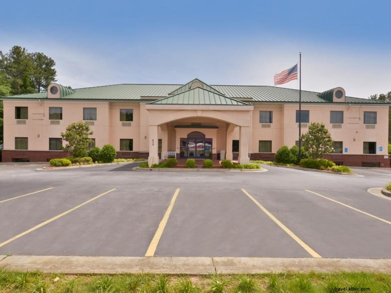 Econo Lodge Inn & Suites – Marietta