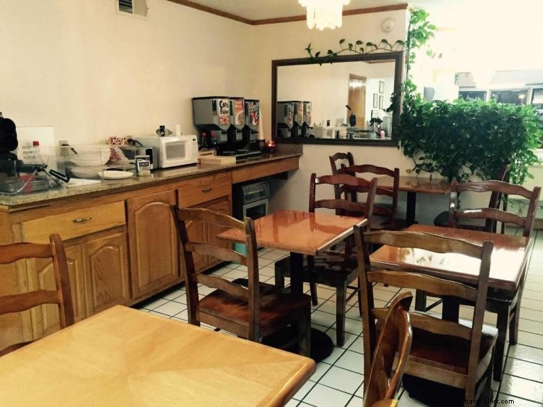 Americas Best Inn – Calhoun
