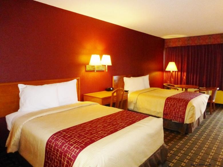 Auberge du Toit Rouge – Acworth