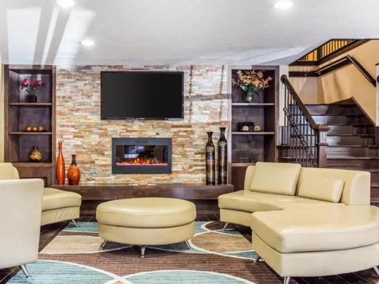 Comfort Inn & Suites – Quartier du stade de baseball