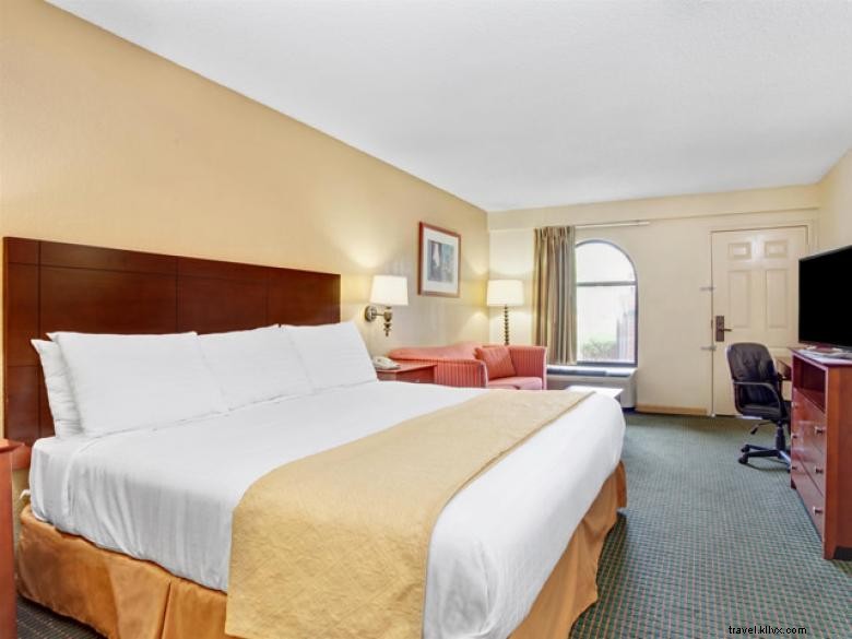 Days Inn & Suites by Wyndham Stockbridge, sud d Atlanta