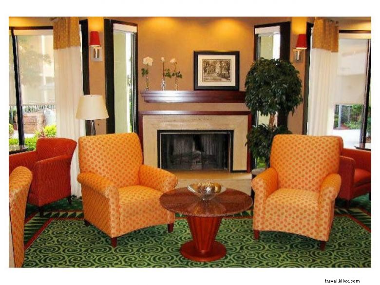 Courtyard by Marriott Atlanta Northlake – Hôtel à Tucker, Géorgie
