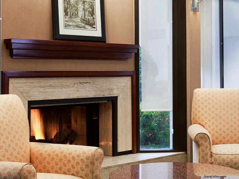 Courtyard by Marriott Atlanta Northlake – Hôtel à Tucker, Géorgie