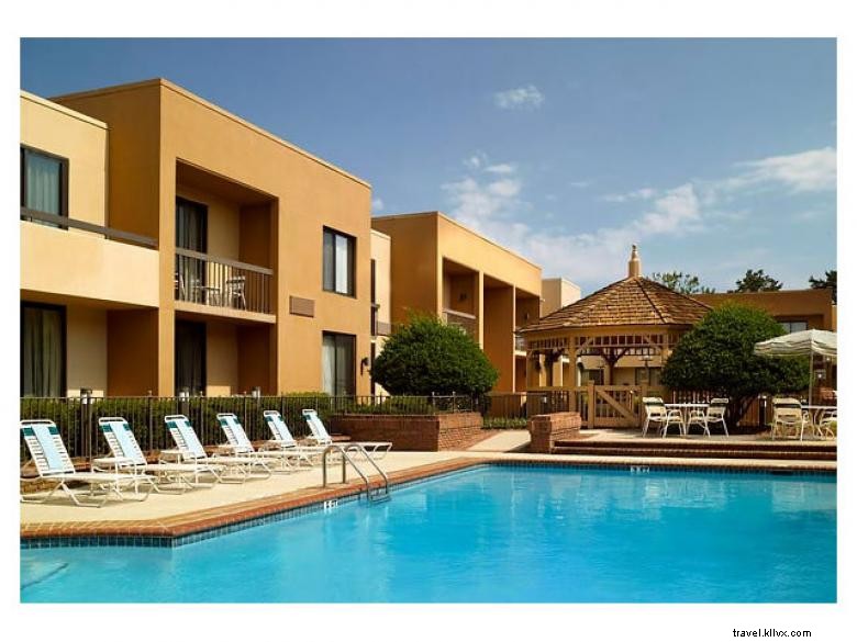 Courtyard by Marriott Atlanta Northlake – Hôtel à Tucker, Géorgie