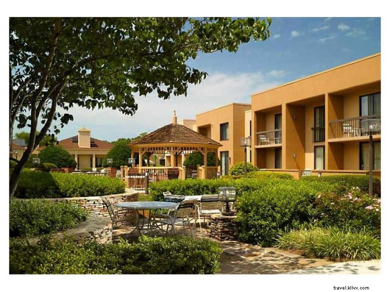 Courtyard by Marriott Atlanta Northlake – Hôtel à Tucker, Géorgie