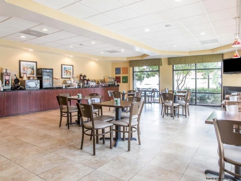 Comfort Suites Atlanta Aéroport