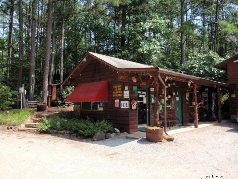 Camping Pine Lake – Emplacements pour VR