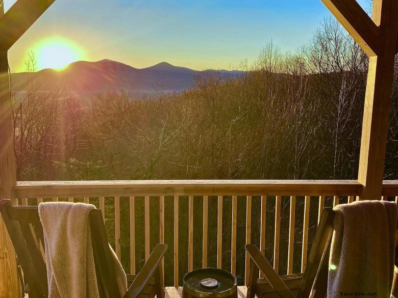 Cabanon convivial avec vue sur le ciel bleu