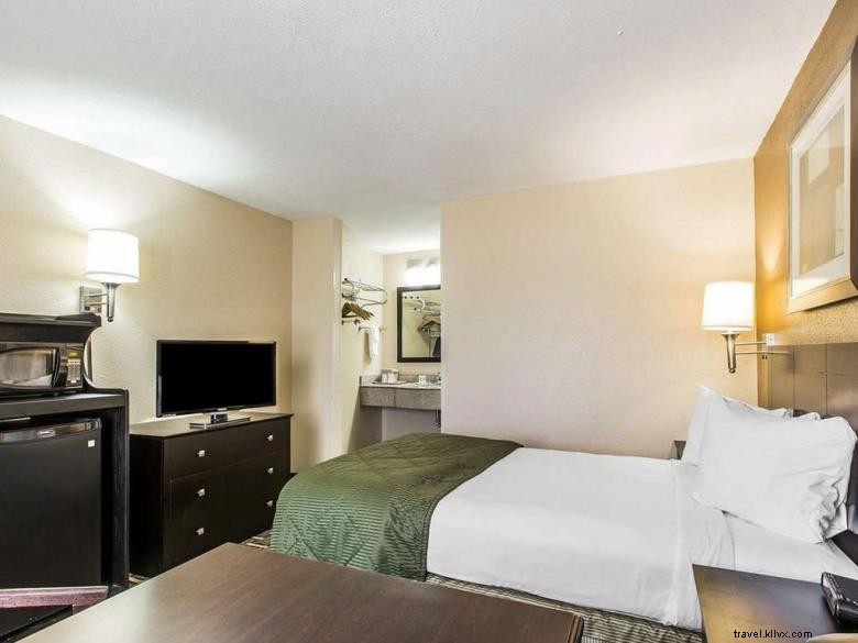 Quality/Suburban Inn - Kingsland
