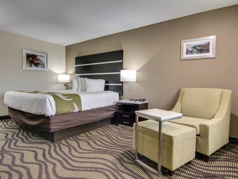 Quality Inn & Suites – Quartier universitaire d Athènes